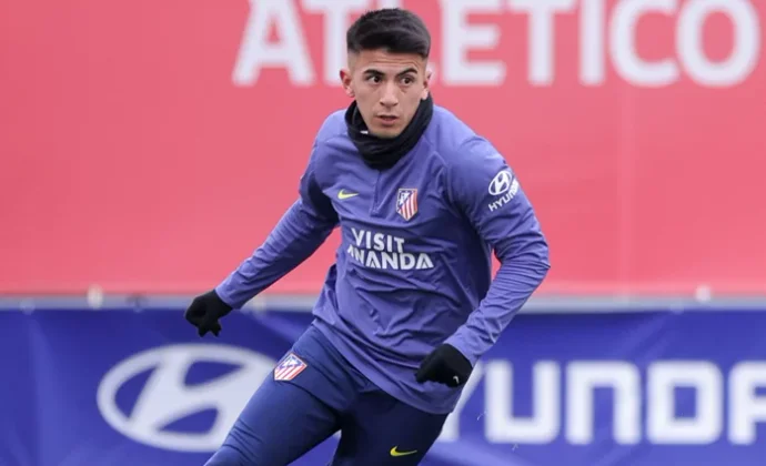 Simeone no ensaya once, pero trabaja con Pubill, Almada y Griezmann