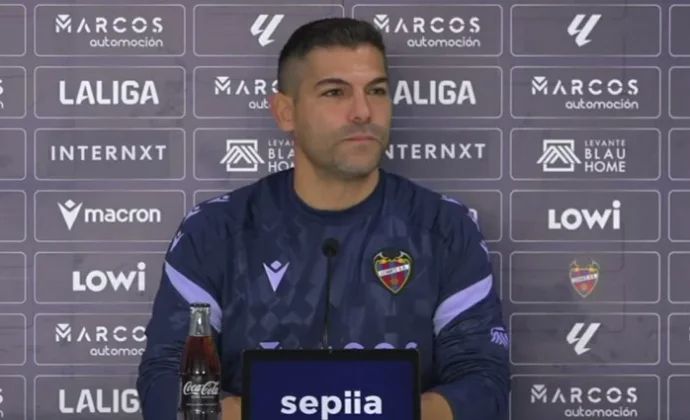 Del Moral habla de Elgezabal, Pablo, Espí, Moreno, Dela, Ryan, Etta Eyong, Arriaga, el once titular y Osasuna