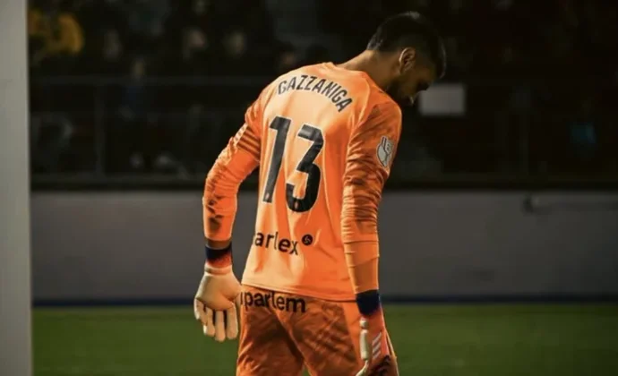 Míchel filma la tragicomedia bajo palos