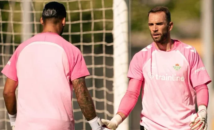 Los cinco goles encajados reabren el debate bajo palos