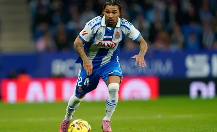 El Espanyol recurrirá la segunda amarilla de Tyrhys Dolan