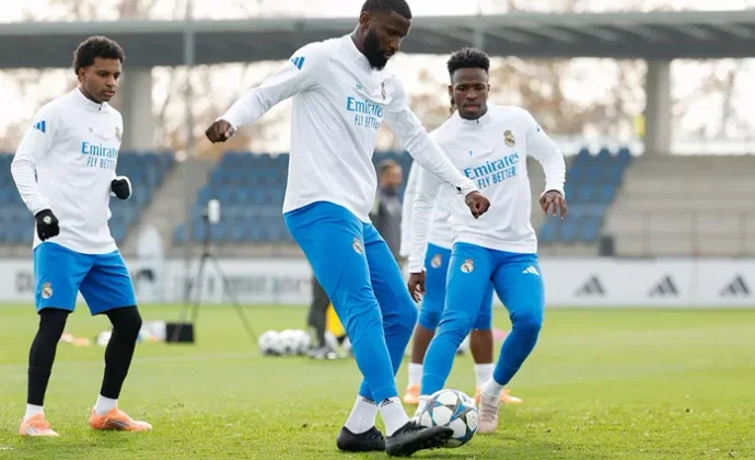 Mbappé no entrena con el grupo. Alaba, Huijsen y Camavinga, bajas