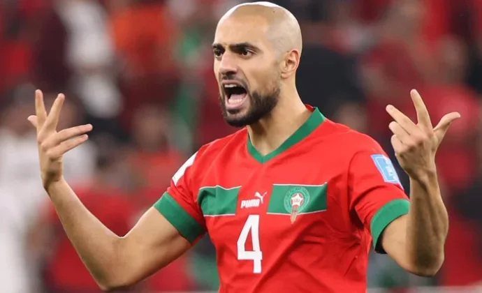 El Betis libera a Amrabat para que se recupere con su selección