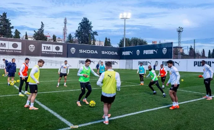 Diakhaby entrena con normalidad pendiente del alta médica