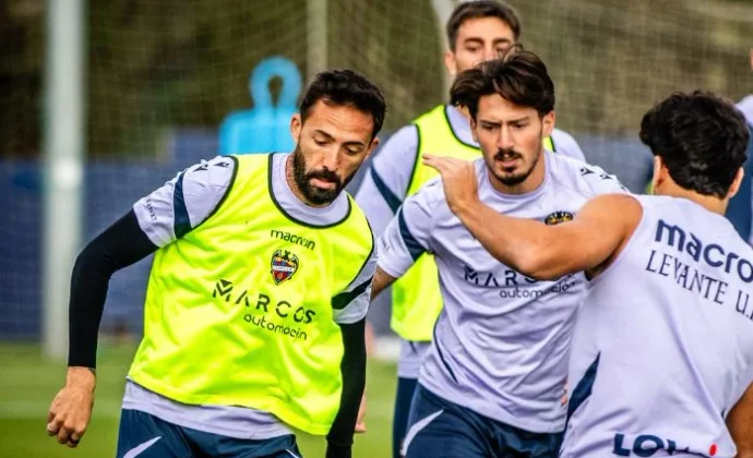 El Levante entrena con Pablo Martínez y Carlos Espí en la recta final