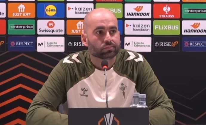 Giráldez habla de Pablo Durán, Domínguez, Moriba, la portería y el Bologna