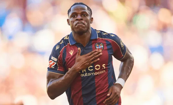 El Levante tendría que pagar una penalización si quiere alinear a Etta Eyong contra el Villarreal