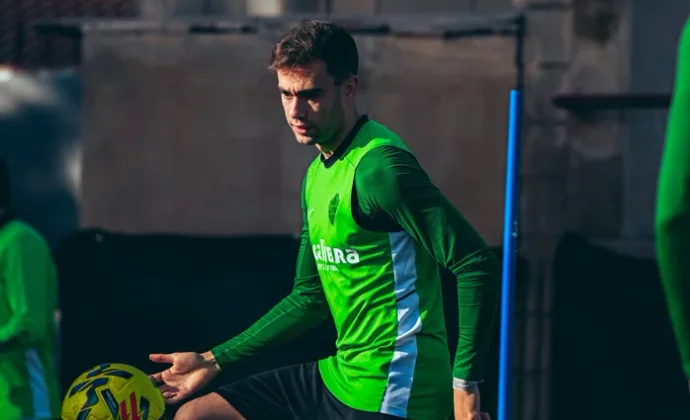 El Elche avanza pendiente de la evolución de André Silva y las pruebas a Diangana