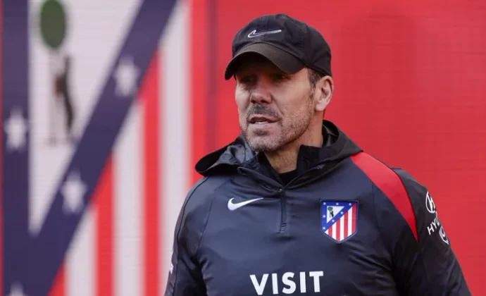 Simeone ensaya su once para recibir al Valencia