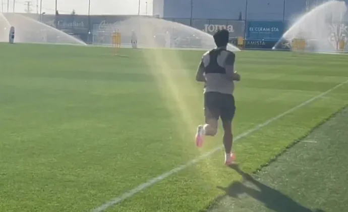 Gerard Moreno pisa césped y su vuelta no está tan lejos