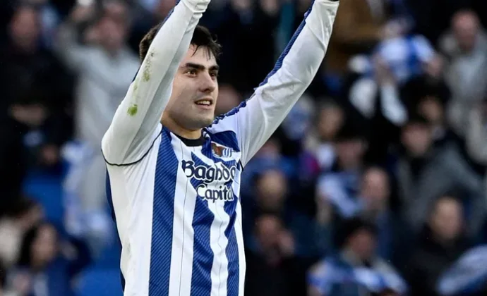 Ander Barrenetxea, sustituido en el descanso por problemas físicos