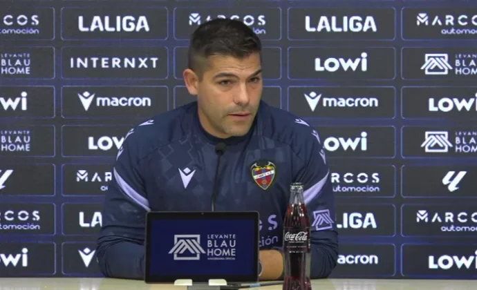 Del Moral confirma el regreso de lesionados y habla de Etta Eyong, Losada, Koyalipou, Matturro, Moreno y el Villarreal