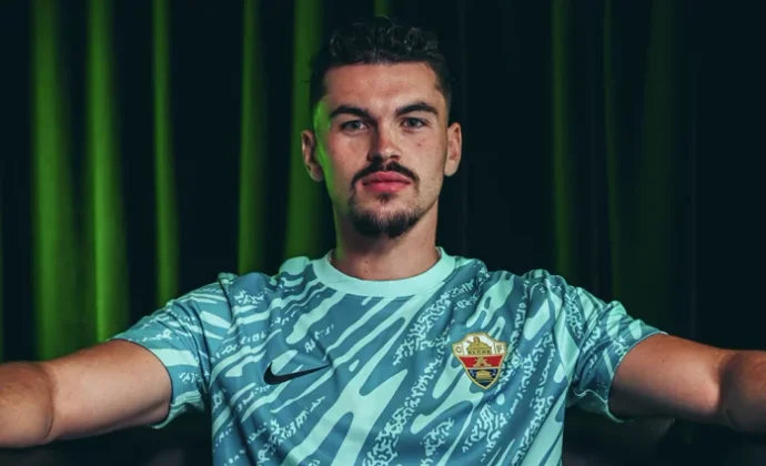 El Elche declara a Alejandro Iturbe cedible
