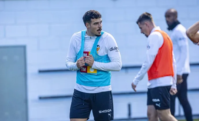 Sesión vespertina en Paterna sin Cömert ni Dimitrievski