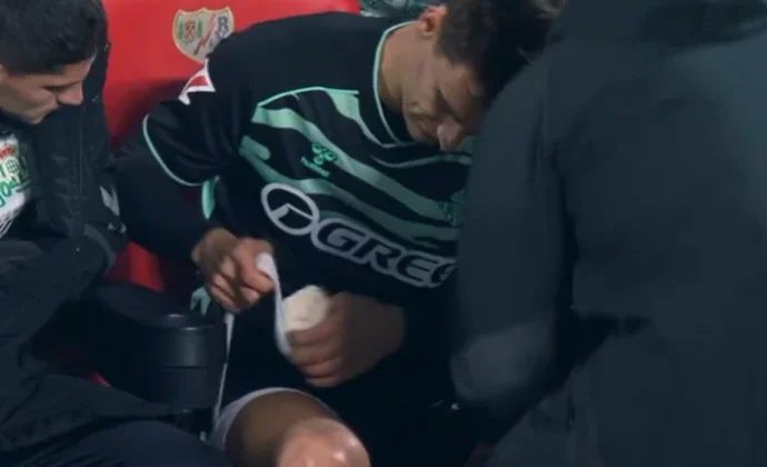 Diego Llorente dura cinco minutos en Vallecas antes de lesionarse