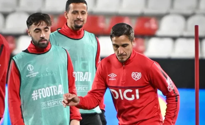 Trejo se incorpora al grupo en la sesión previa al partido contra el Drita