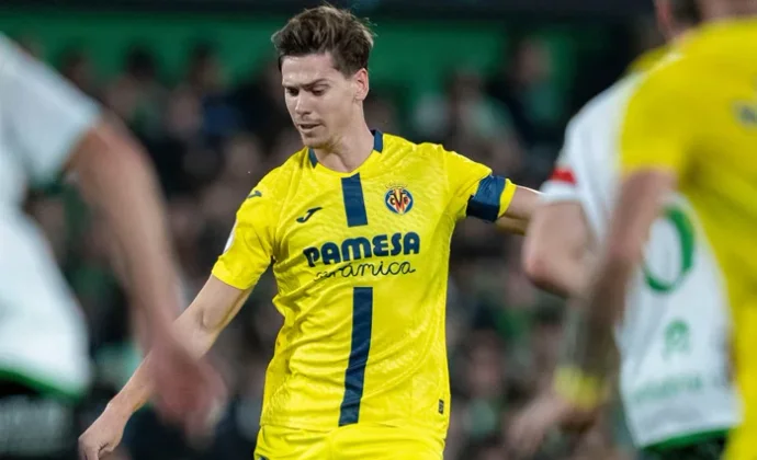 Foyth y Cardona fueron sustituidos por molestias en El Sardinero