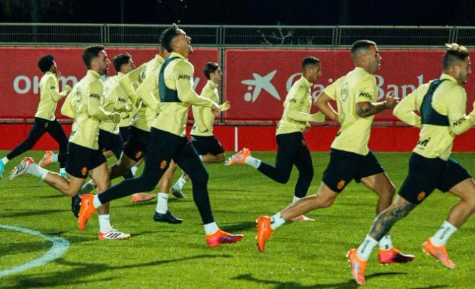 El Mallorca retoma los entrenamientos con Morlanes y David López en la enfermería