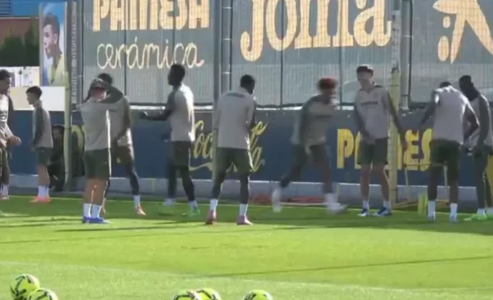 Gerard y Parejo entrenan con normalidad en una sesión con numerosas bajas
