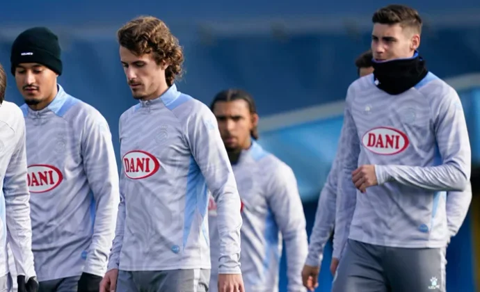 Roberto Fernández vuelve al grupo en la Dani Jarque