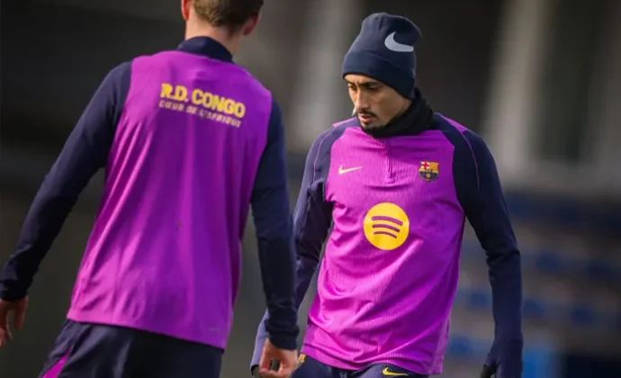 Pedri no se ejercita en la sesión vespertina previa al partido contra el Villarreal