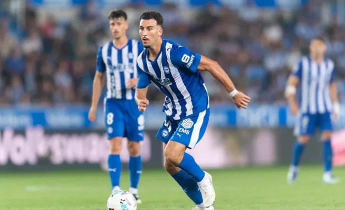 Víctor Parada será baja ante el Real Oviedo por sanción