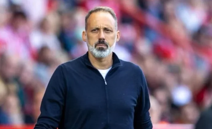 Matarazzo y un sistema de tres centrales como seña de identidad