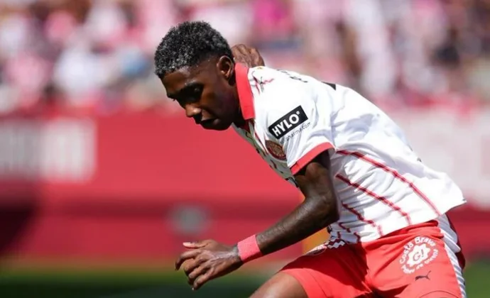 El Girona pone a Asprilla en el mercado para liberar una plaza de extracomunitario