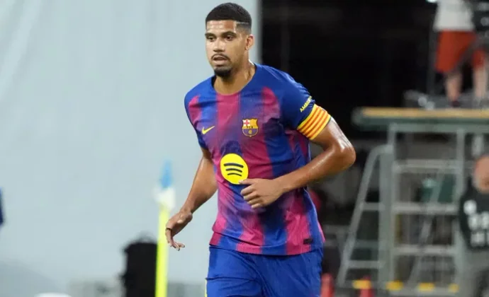 Araujo se probará mañana con el grupo tras su descanso por salud mental