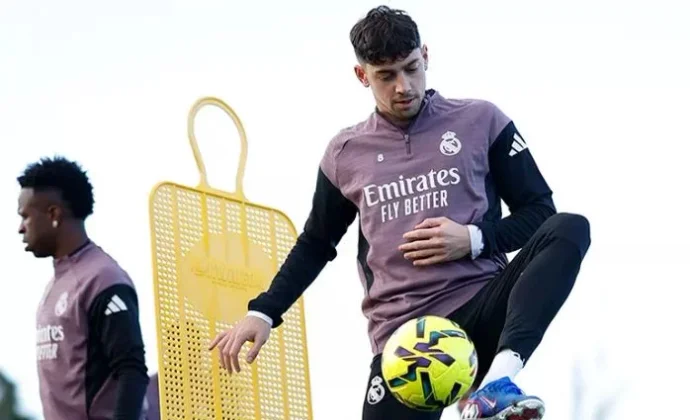 Valverde vuelve con el grupo en la vuelta al trabajo del Real Madrid