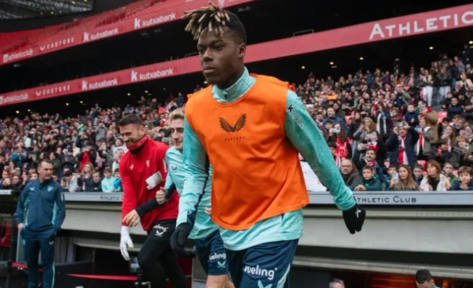 Yuri y Laporte siguen de baja y Berenguer gestiona las cargas en la sesión a puertas abiertas