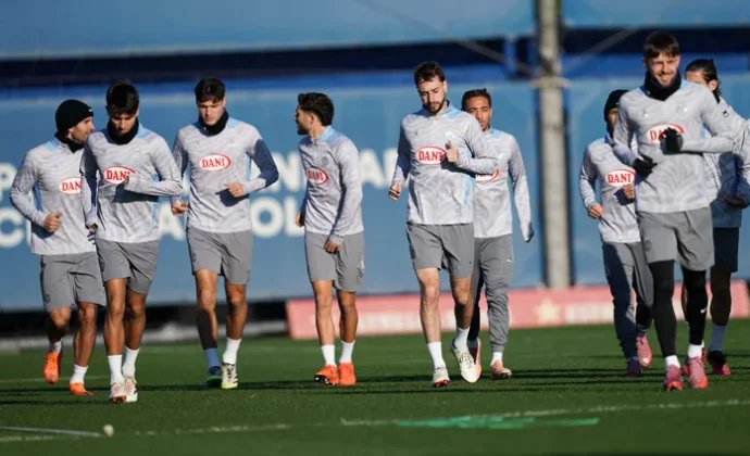 Edu Expósito no aparece en las imágenes del entrenamiento del martes