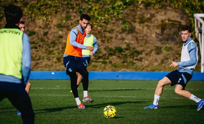 La Real Sociedad se ejercita sin Barrenetxea en la primera sesión del año