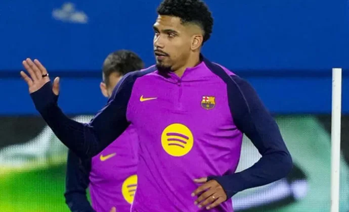 Ronald Araujo seguirá de baja una jornada más