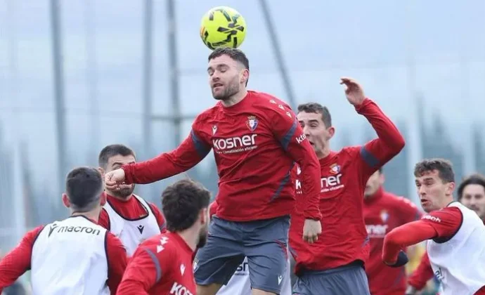 Lisci prueba con Javi Galán de titular