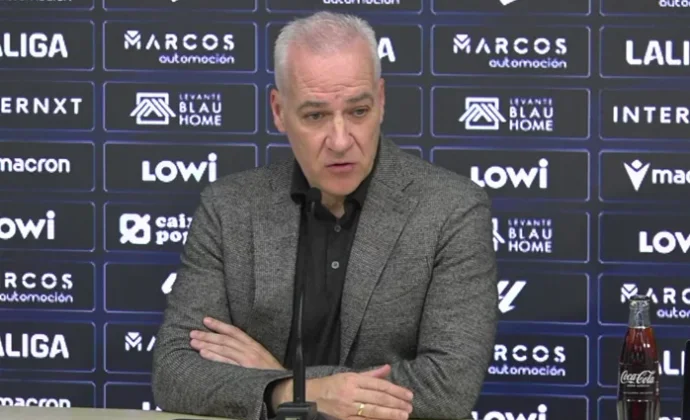 El presidente Pablo Sánchez presenta a Luis Castro, defiende la cantera y abre la puerta a Paco Cortés