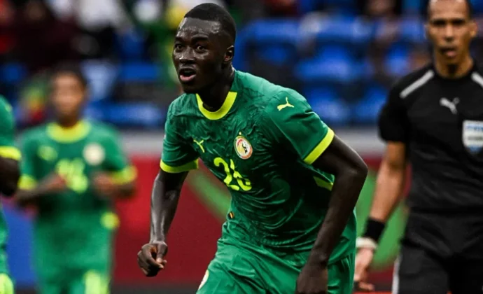 Senegal pasa a cuartos: Pape Gueye y Pathé Ciss estarán otra semana fuera