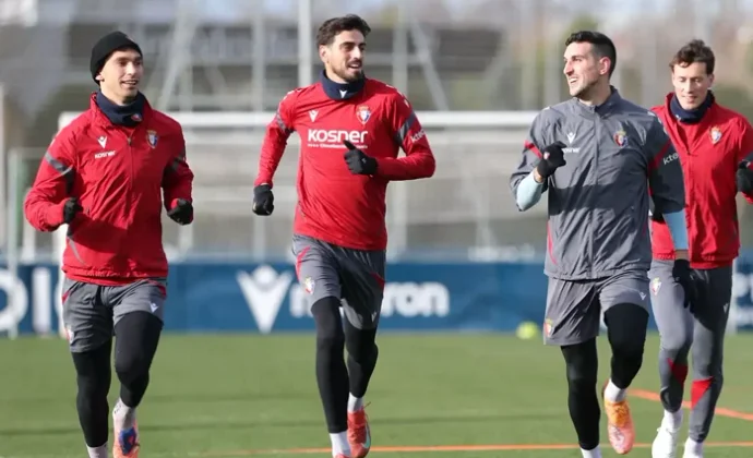 Osasuna retoma el trabajo en Tajonar sin Iker Benito ni Boyomo
