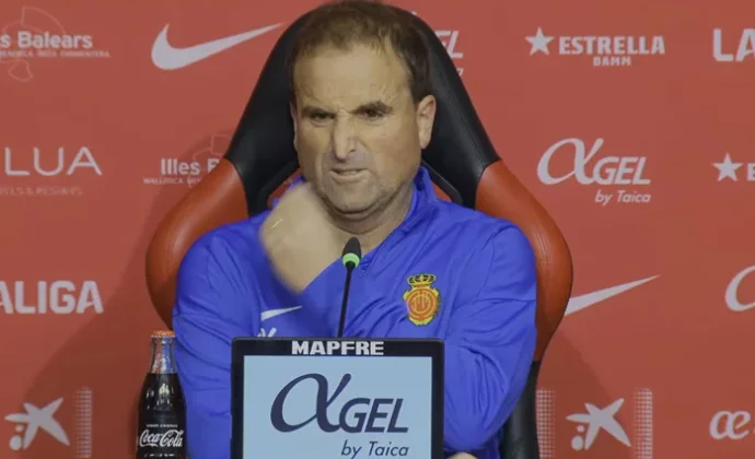 Arrasate expresa sus sensaciones tras la derrota, defiende a Leo Román y evita hablar del mercado