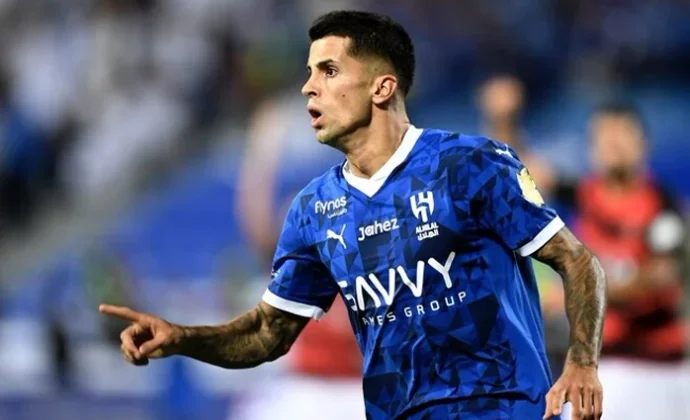 El Barcelona rechaza el ofrecimiento de Cancelo por su elevada ficha