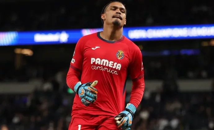 Luiz Junior solo tiene un fuerte resfriado y no peligra para el fin de semana