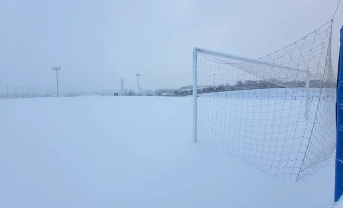 El Alavés suspende el entrenamiento matinal por la nieve