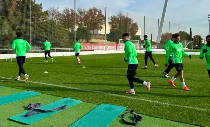 Affengruber, Rafa Mir y André Silva, bajas en la sesión del martes