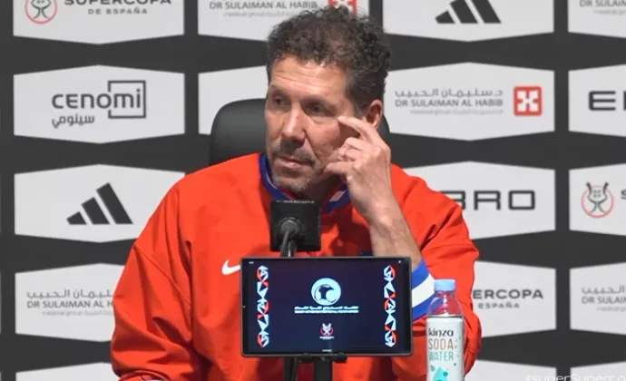 Simeone habla de Julián Alvarez, Sorloth y los posibles sustitutos de Barrios antes de la Supercopa