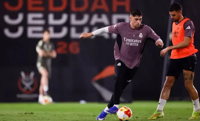 Rudiger y Trent, al margen en la sesión previa al derbi de la Supercopa