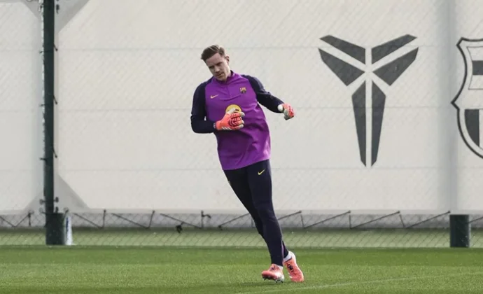 Ter Stegen trabaja en la Ciutat Esportiva para recuperarse de las molestias, atento al mercado