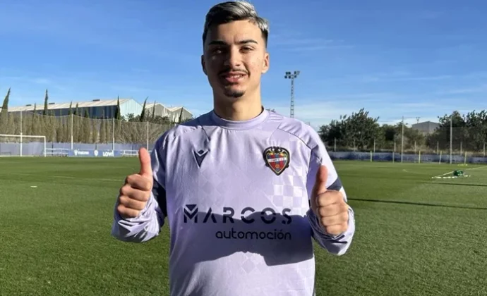 Paco Cortés ya trabaja en Bunyol, mientras Koyalipou sigue sumando sesiones