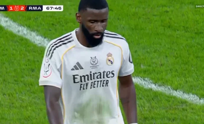 Rudiger y Asencio piden el cambio por molestias