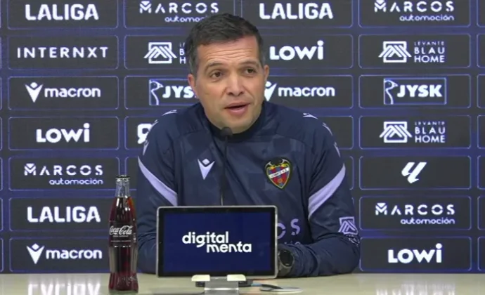 Luis Castro, sobre Paco Cortés, Koyalipou, Etta Eyong, Matturro, Tunde, Losada, el mercado y la alineación