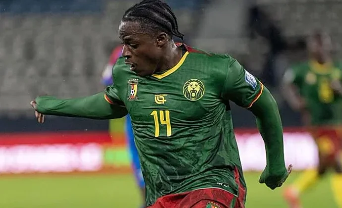 Luis Castro no descarta que Etta Eyong llegue a tiempo para recibir al Espanyol